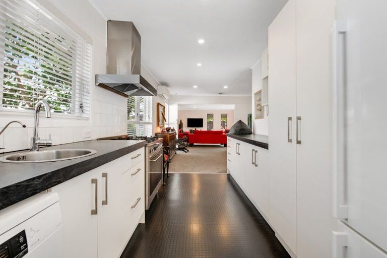 Photo of property in 5a Elizabeth Street, Orewa, 0931