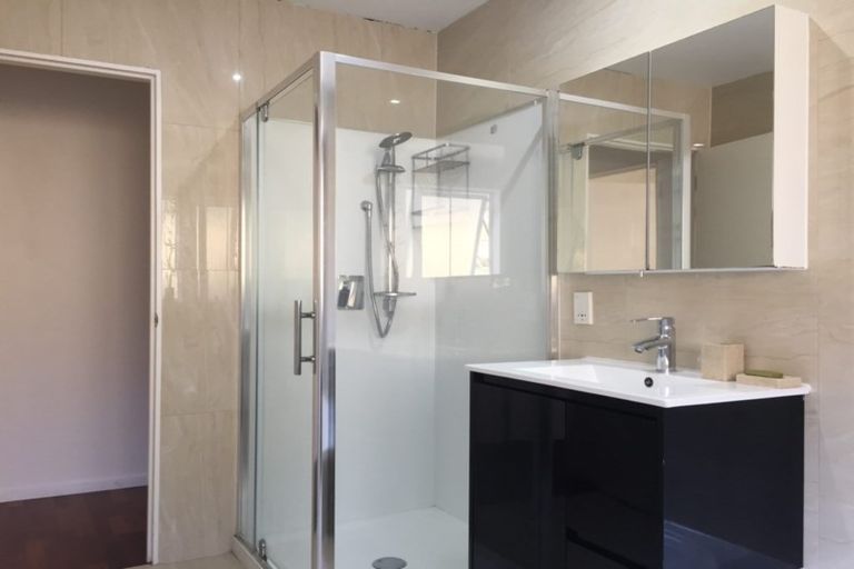 Photo of property in 299a Glengarry Road, Glen Eden, Auckland, 0602