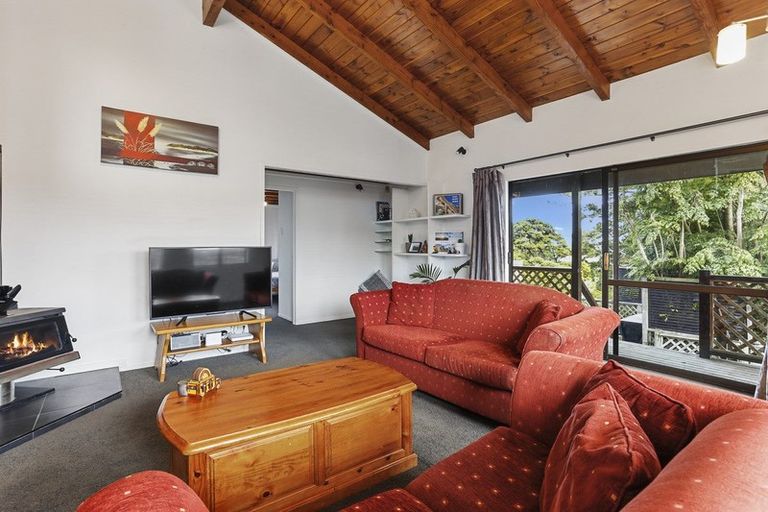 Photo of property in 117 Oreil Avenue, West Harbour, Auckland, 0618