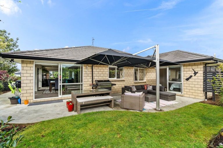 Photo of property in 25 Waitemata Drive, One Tree Point, 0118