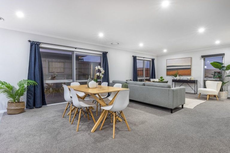 Photo of property in 60 Hokioi Drive, Kenepuru, Porirua, 5022