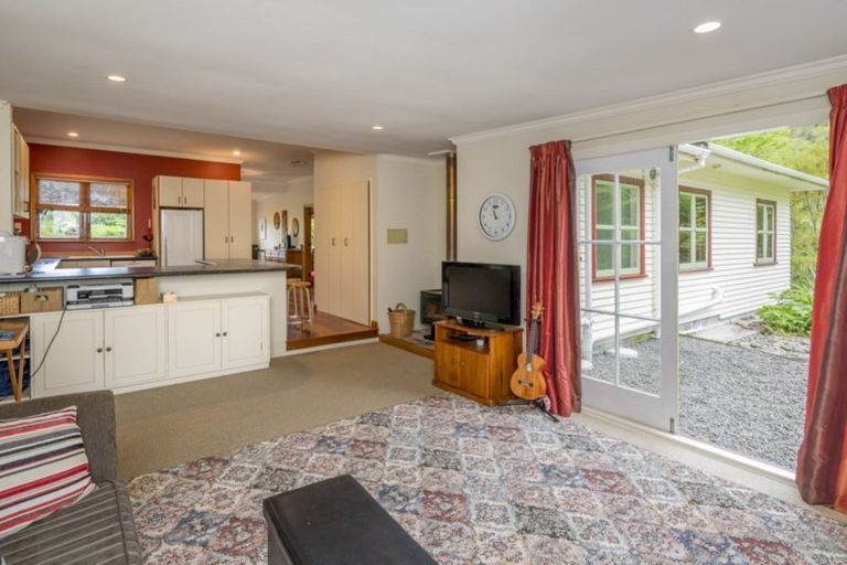 Photo of property in 160 Mangaone Road, Hautere, Otaki, 5582