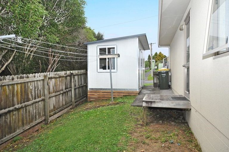 Photo of property in 99 Pooks Road, Ranui, Auckland, 0612