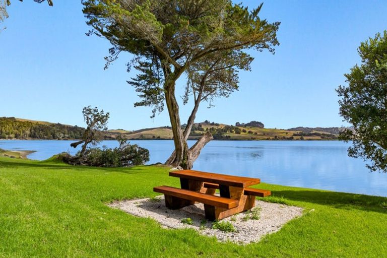 Photo of property in 16a Salt River View Road, Kaiwaka, 0573