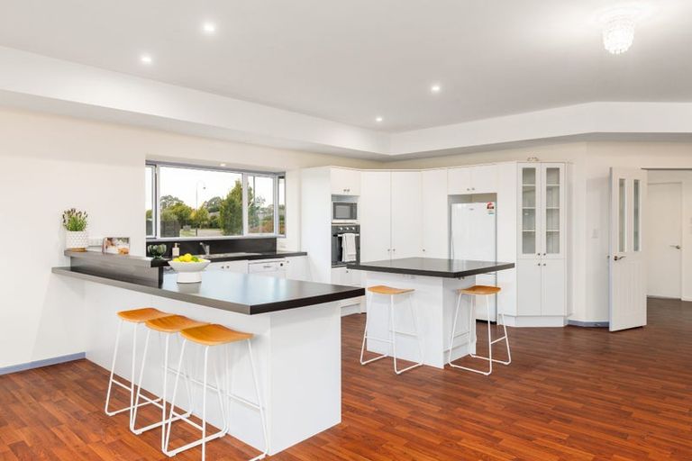 Photo of property in 32 Oak Tree Lane, Rolleston, 7614