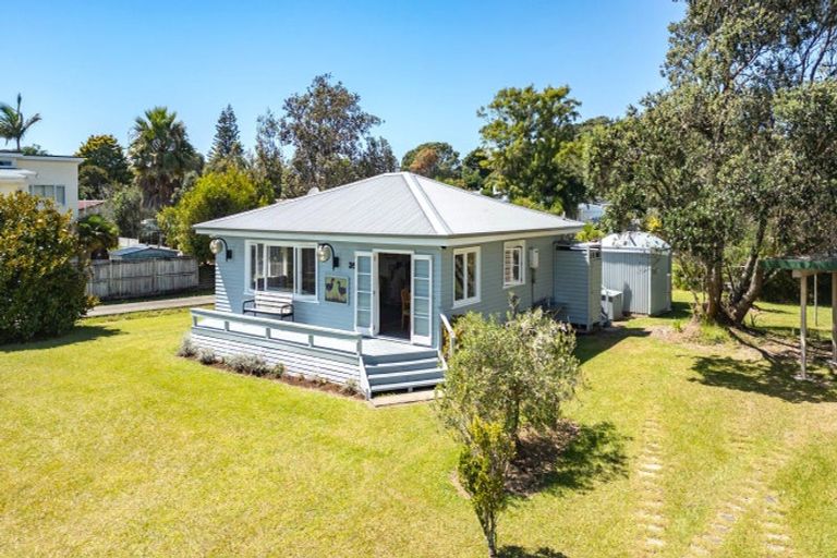 Photo of property in 35 Marlin Place, Whiritoa, Whangamata, 3691