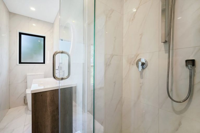 Photo of property in 89e Oreil Avenue, West Harbour, Auckland, 0618