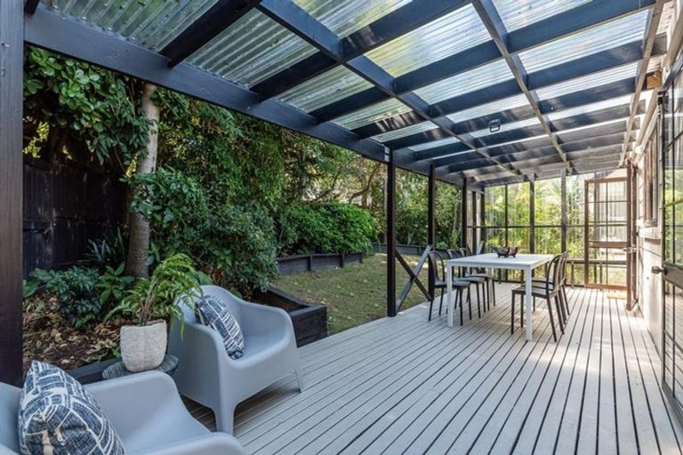 Photo of property in 8 Bellcroft Place, Belmont, Auckland, 0622