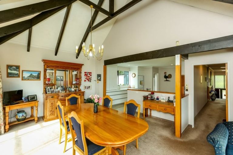 Photo of property in 27 Fairfax Terrace, Frankleigh Park, New Plymouth, 4310