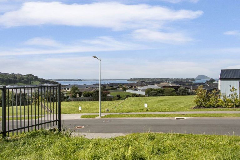 Photo of property in 35 Ridge Drive, Omokoroa, 3114