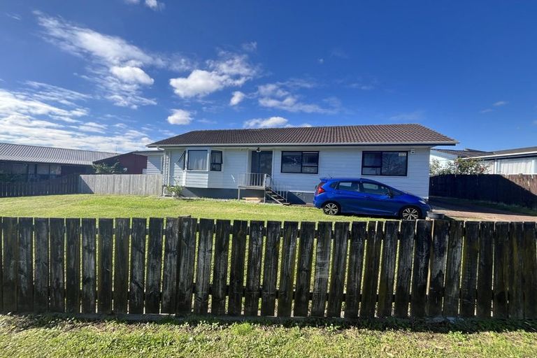 Photo of property in 3 Rukumoana Place, Clendon Park, Auckland, 2103