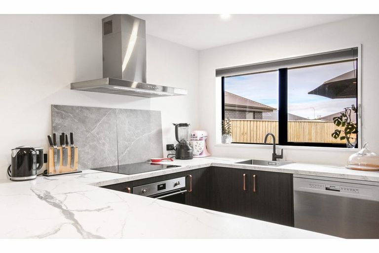 Photo of property in 10 Crossley Avenue, Woodend, 7610