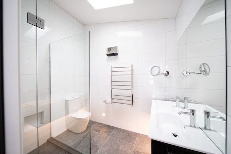 Photo of property in 1/27a Taylors Avenue, Bryndwr, Christchurch, 8052