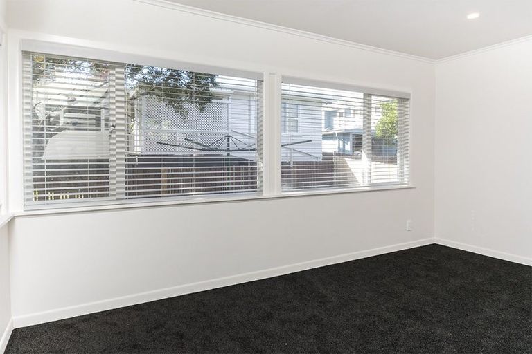 Photo of property in 147 Lancaster Road, Beach Haven, Auckland, 0626