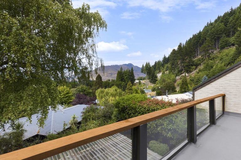 Photo of property in 2a Reavers Lane, Queenstown, 9300