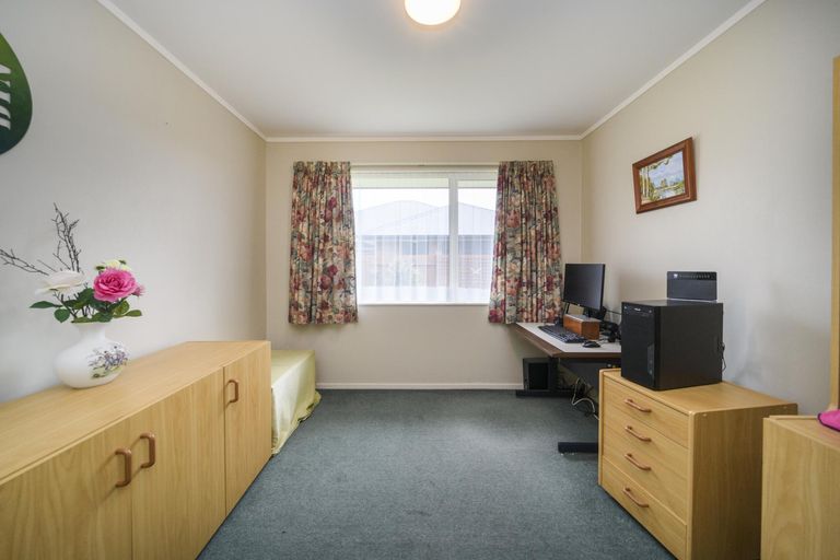 Photo of property in 22 Meridian Grove, Kelvin Grove, Palmerston North, 4414