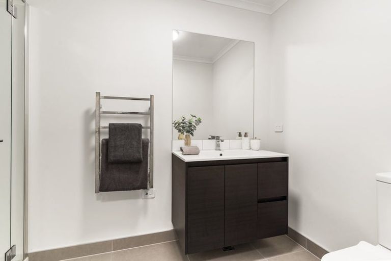 Photo of property in 43 Manarini Road, Westgate, Auckland, 0614