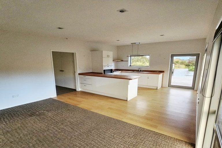 Photo of property in 73a Oraha Road, Kumeu, 0892