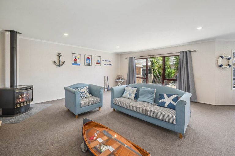 Photo of property in 9 Frame Place, Owhata, Rotorua, 3010