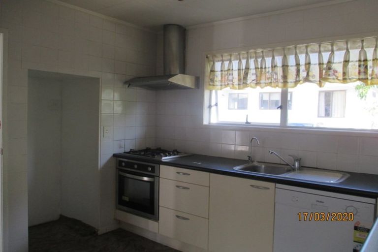 Photo of property in 2/133 Pigeon Mountain Road, Half Moon Bay, Auckland, 2012