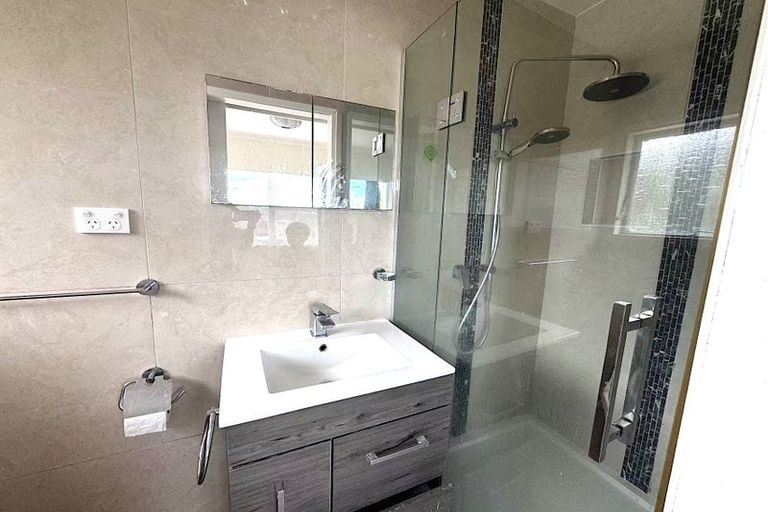 Photo of property in 5 Olena Avenue, Sunnyhills, Auckland, 2010