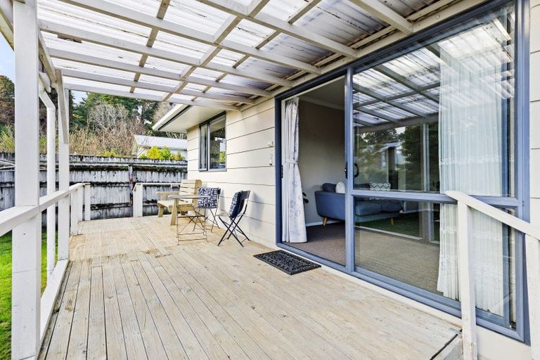 Photo of property in 2/7 Norana Road, Maoribank, Upper Hutt, 5018