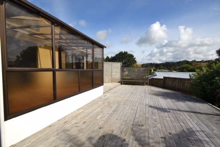 Photo of property in 17 Sabot Place, Massey, Auckland, 0614