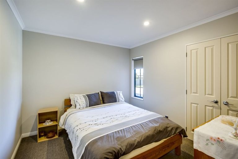 Photo of property in 32 Tasman Drive, Poraiti, Napier, 4112