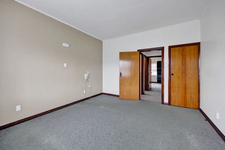 Photo of property in 11 Grant Vc Street, Hawera, 4610