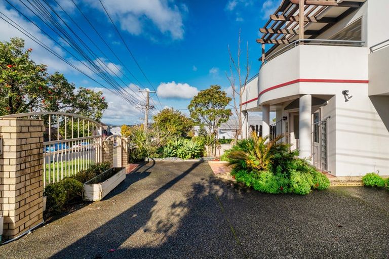 Photo of property in 5 Balmain Road, Birkenhead, Auckland, 0626