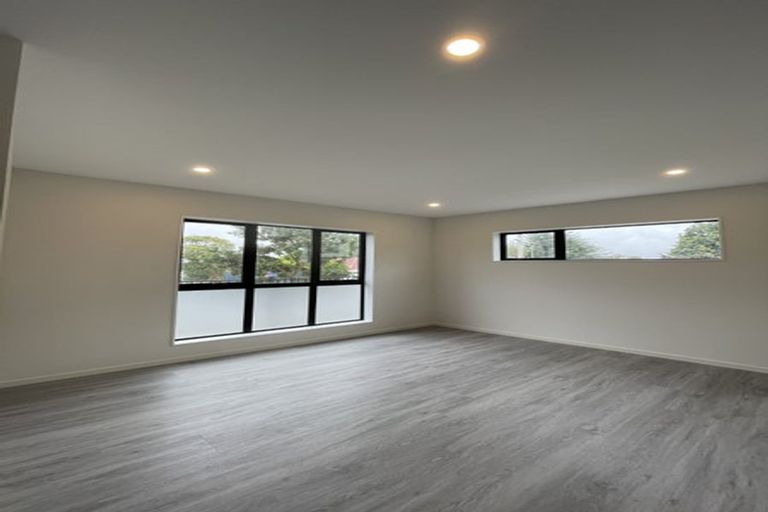 Photo of property in 26a Reeves Road, Pakuranga, Auckland, 2010