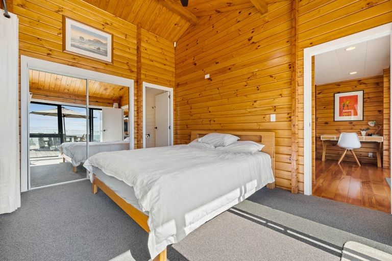 Photo of property in 3 Edwin Mitchelson Road, Muriwai, Waimauku, 0881