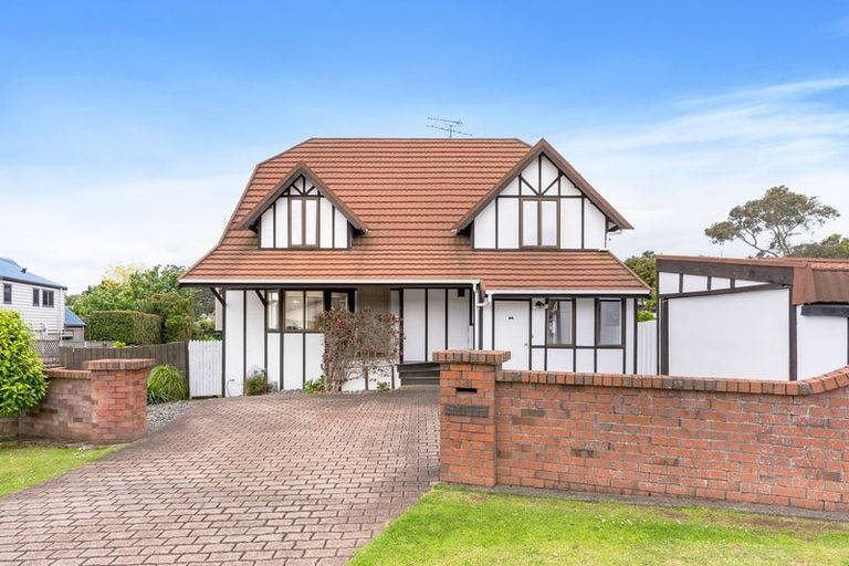 Photo of property in 1 Adonis Place, Half Moon Bay, Auckland, 2012