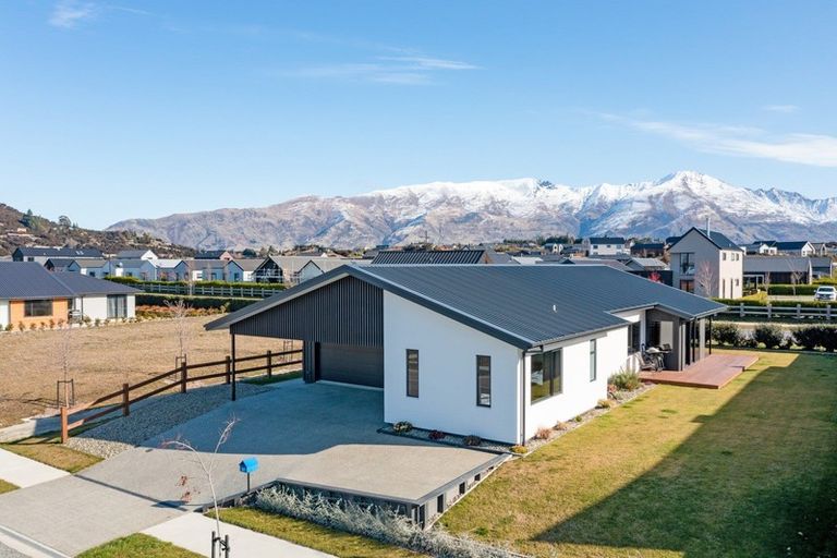 Photo of property in 37 Pounamu Avenue, Albert Town, Wanaka, 9305