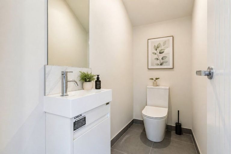 Photo of property in 6b Kaweka Street, New Lynn, Auckland, 0600