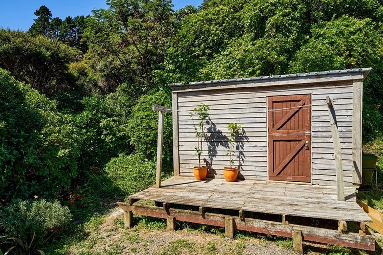 Photo of property in 105 Cluny Road, Plimmerton, Porirua, 5026