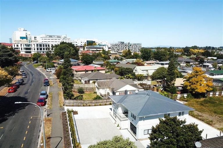 Photo of property in 43 Lake Crescent, Hamilton Lake, Hamilton, 3204