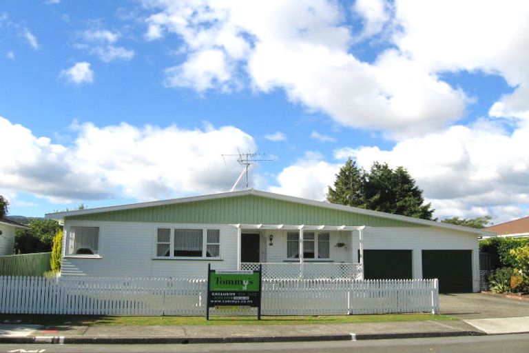 Photo of property in 60 Holdsworth Avenue, Trentham, Upper Hutt, 5018
