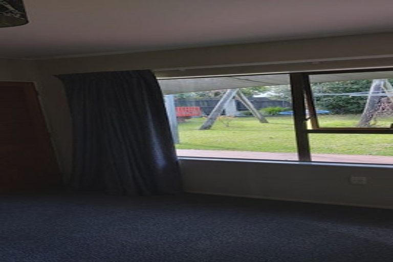 Photo of property in 24 Shearwater Street, One Tree Point, 0118