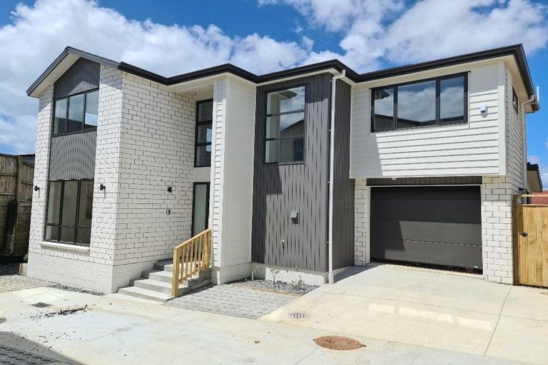 Photo of property in 12b Borrowdace Avenue, Botany Downs, Auckland, 2010