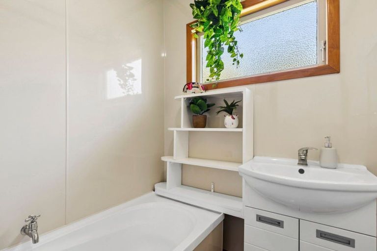 Photo of property in 38 Tipahi Street, Nelson South, Nelson, 7010