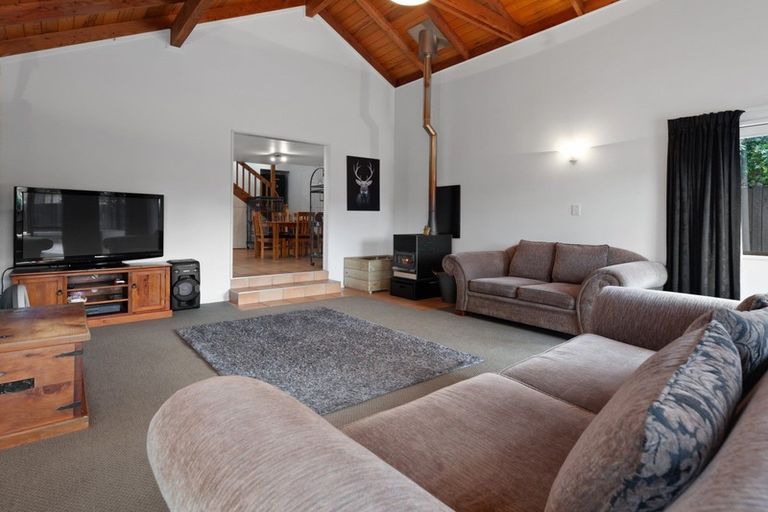 Photo of property in 3 Waikare Place, Welcome Bay, Tauranga, 3112