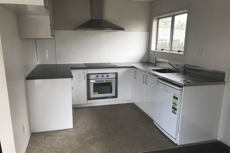 Photo of property in 2/317 Triangle Road, Massey, Auckland, 0614