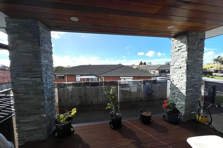 Photo of property in 15 Carn Place, Weymouth, Auckland, 2103
