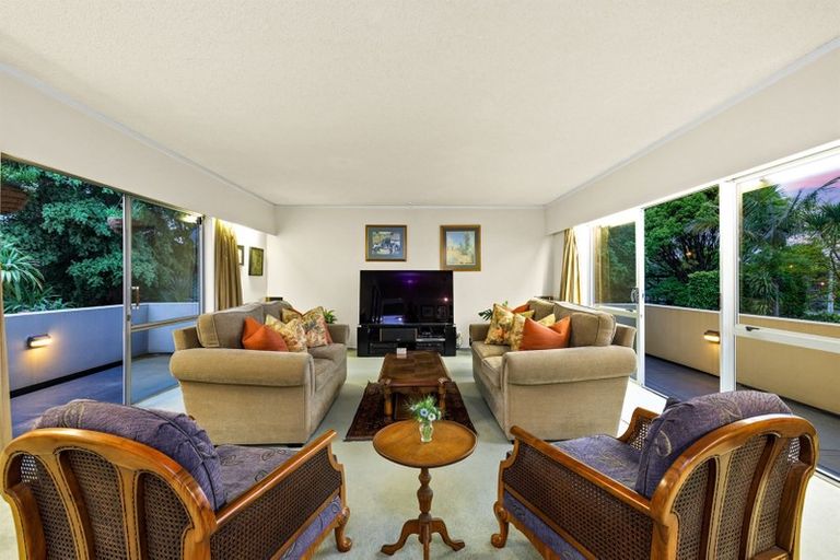 Photo of property in 424 Beach Road, Mairangi Bay, Auckland, 0630