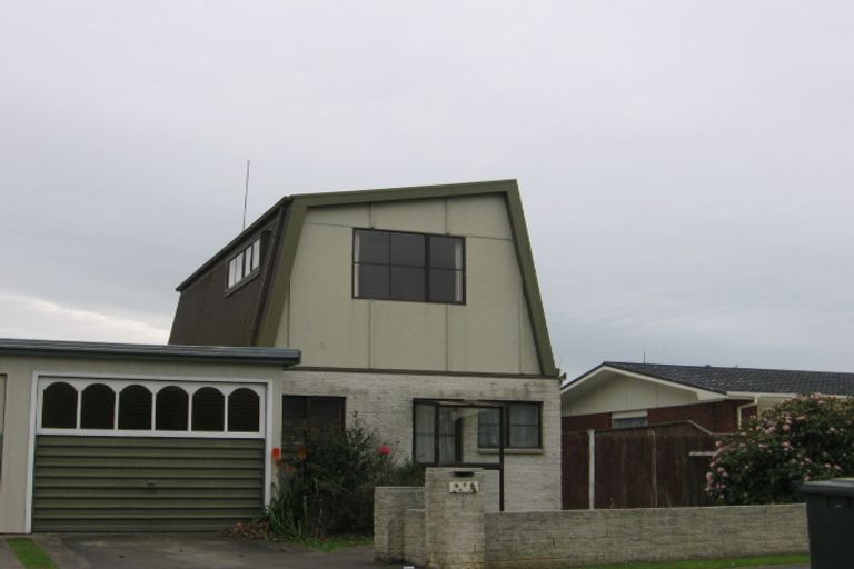 Photo of property in 23a Cecil Place, Cloverlea, Palmerston North, 4412