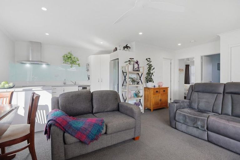 Photo of property in 5 Lance Way, Papamoa, 3118