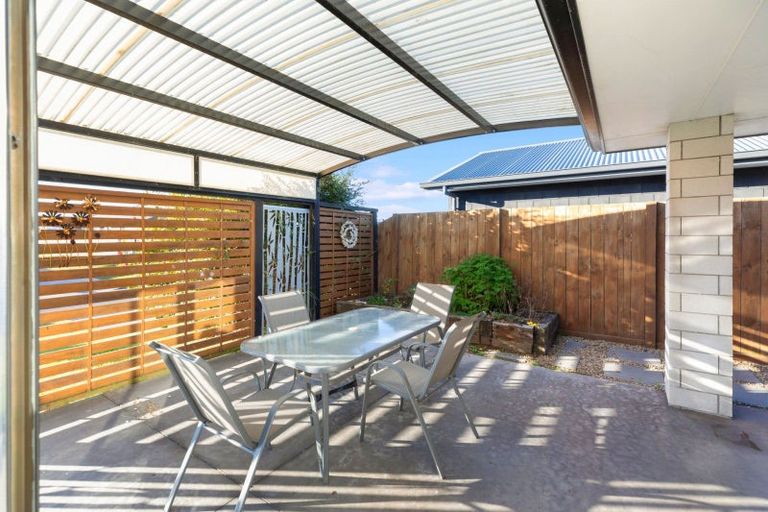 Photo of property in 15 Oka Street, Papamoa Beach, Papamoa, 3118