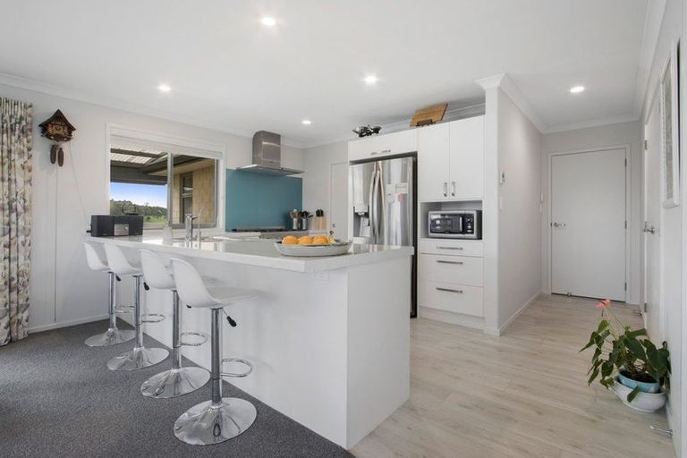 Photo of property in 1 Vantage Place, Omokoroa, 3114