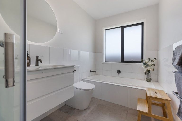 Photo of property in 60 Cyrus Street, Whalers Gate, New Plymouth, 4310